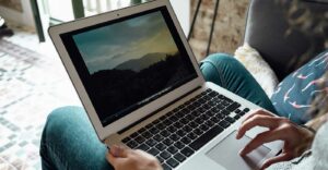 Woman optimizing images for local SEO