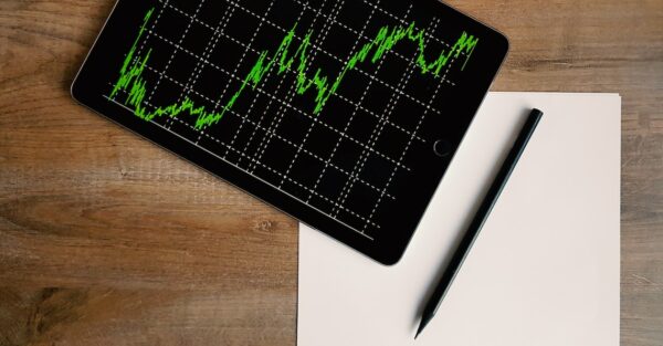 SEO Strategy for B2B SaaS: Tying KPIs to Revenue and Prioritizing Actions That Drive Results
